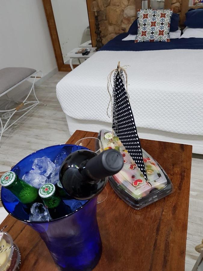 Almas Gemeas Suite Com Cozinha Praia Da Ribeira Ангра-дус-Рейс Екстер'єр фото